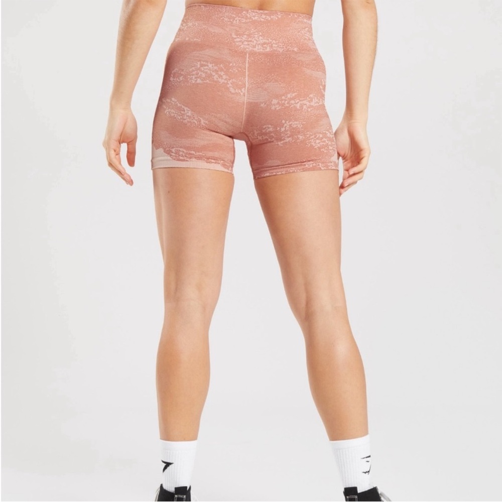 Gymshark Adapt Camo Seamless Shorts - Misty Pink/Hazy Pink small